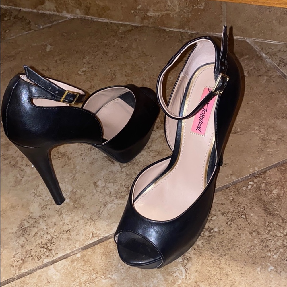BETSEY JOHNSON HIGH HEELS
